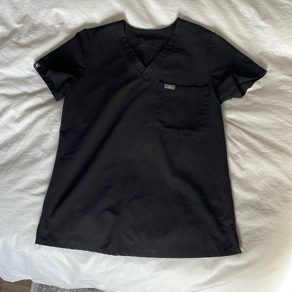 Catarina one pocket scrub top